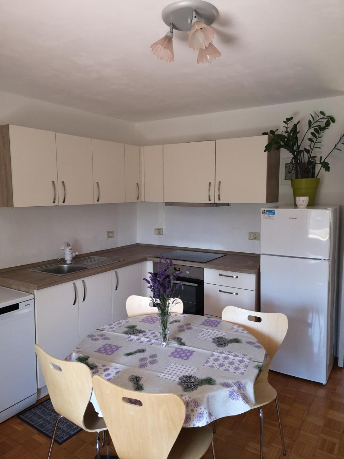 Apartma Ester Lucija Luaran gambar